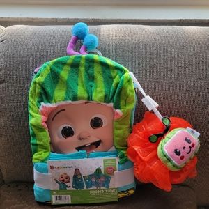 Cocomelon Hooded Towel With Bath pouf